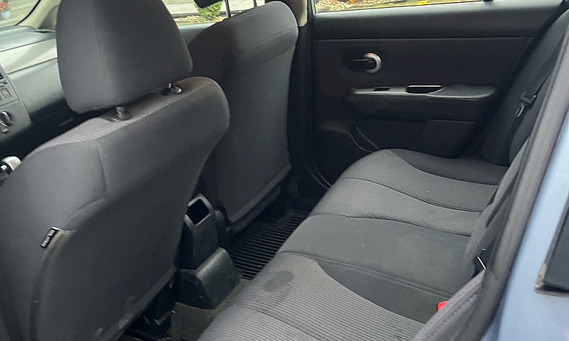 2009 Nissan Versa ...