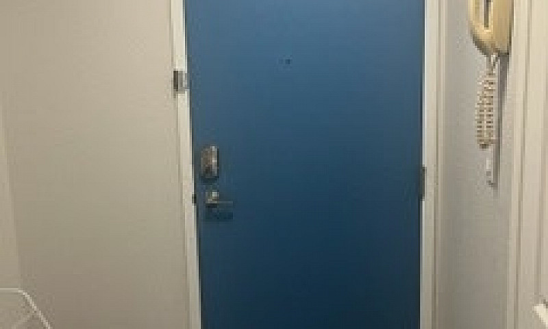 Top-Floor 2-Bedroom ...