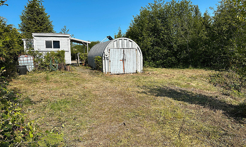 Recreational Cabin &...