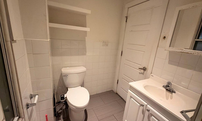 Bright 3 Bedroom Apa...