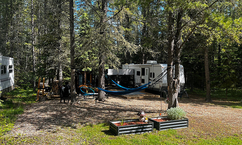 Rv Lot  By Pigeon La...