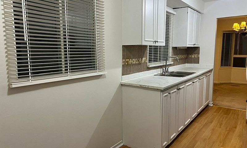 Spotless 3 Bed Detac...