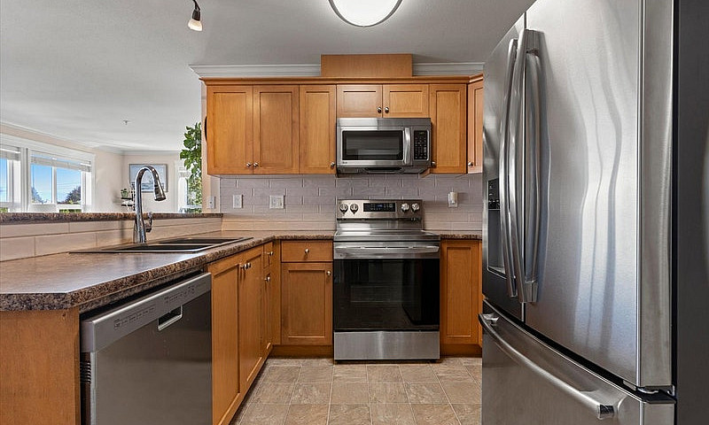 2 Bed, 2 Bath Condo ...