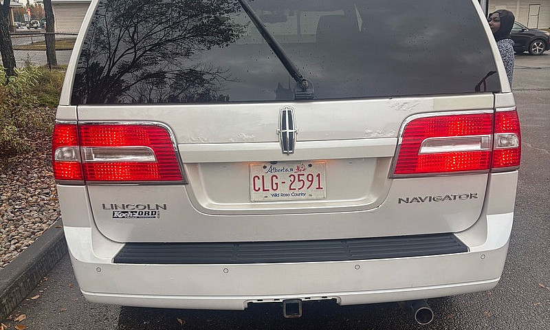 2011 Lincoln Navigat...