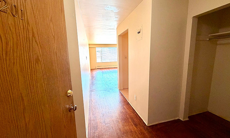 Spacious 2F Unit In ...