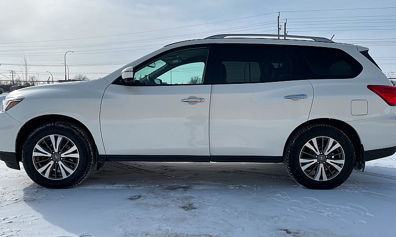 2017 Nissan Pathfind...