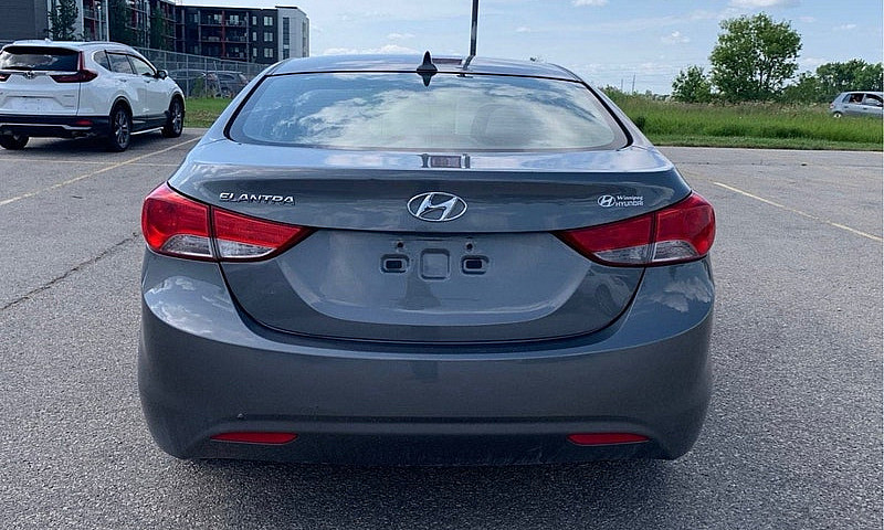 Hyundai Elantra 2013...