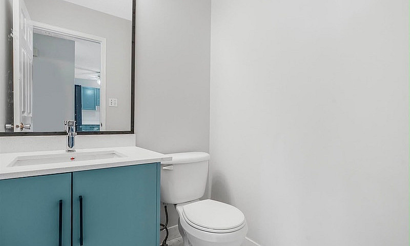  Bi-Level Townhouse ...