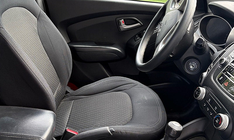 2012 Hyundai Tucson ...