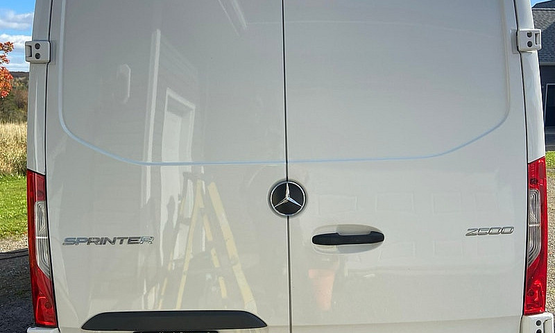 2023 Mercedes Sprint...