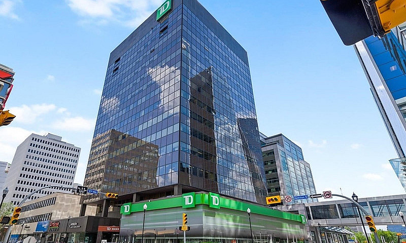 Luxury Downtown Cond...