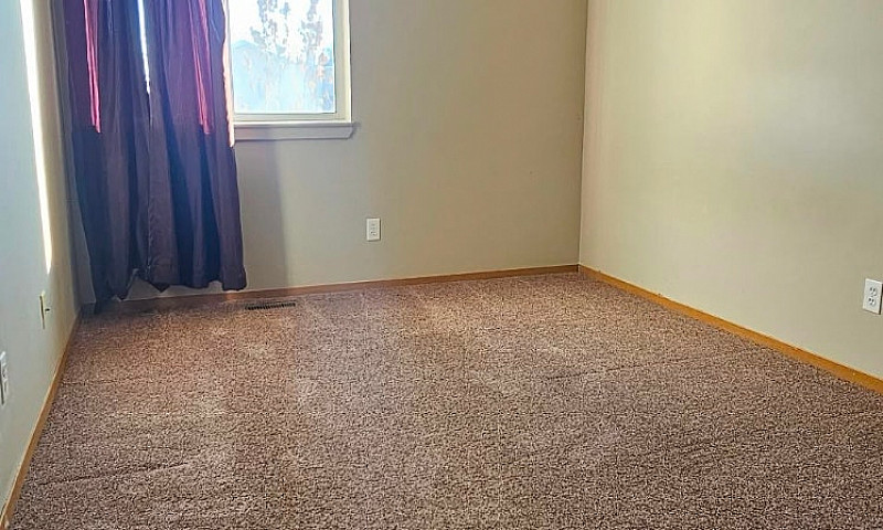 Spacious 3-Bedroom B...