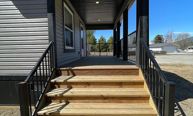 New Home Valemount W...