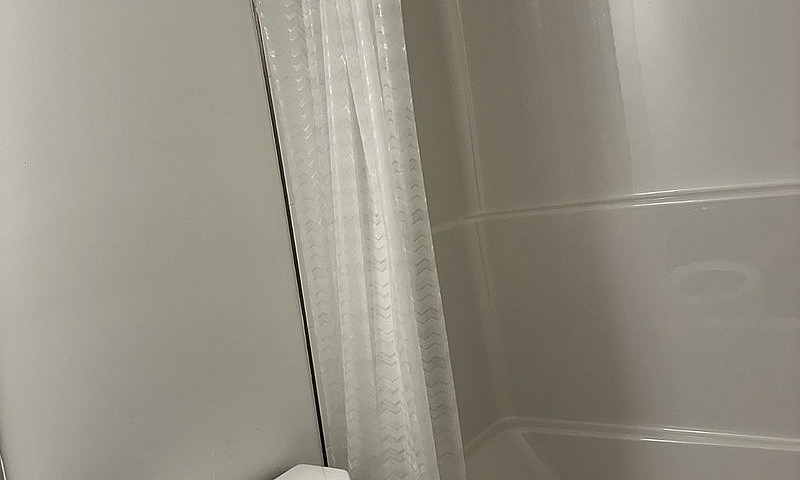 New Townhouse, 2-Bed...