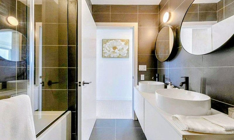 Elegant Bedroom Bath...