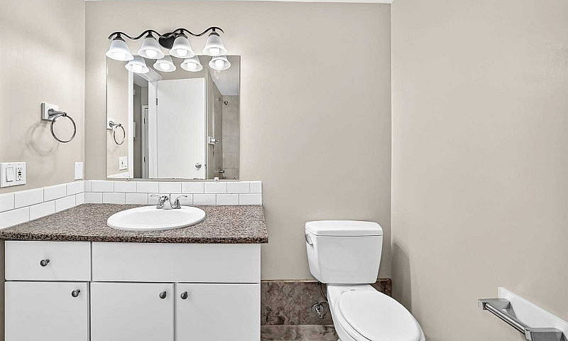 Spacious Apartment A...