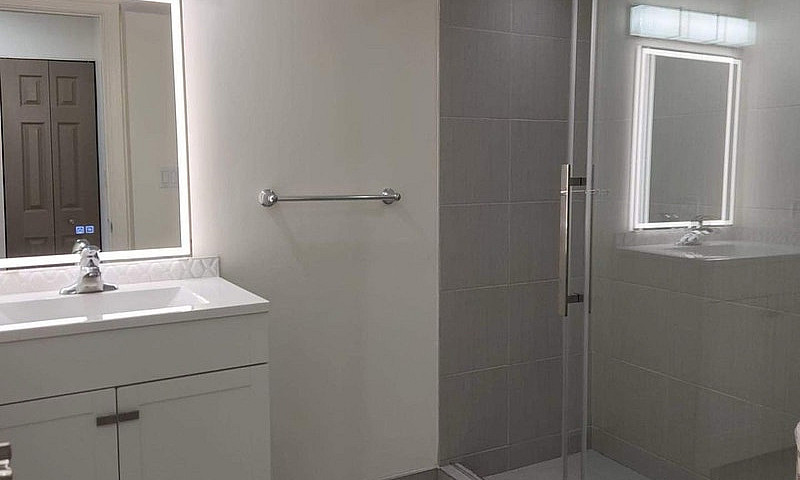2 Bed , 1 Bath Condo...