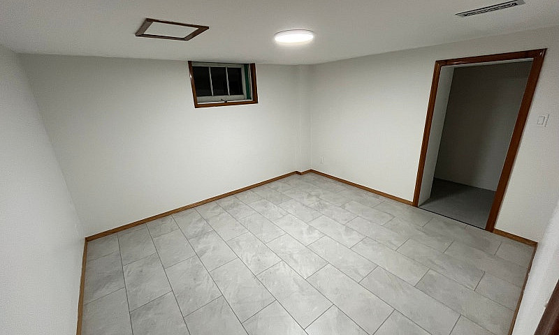 1 Bedroom 1 Bath Bas...