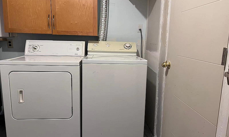 $800 Sw Calgary Prem...