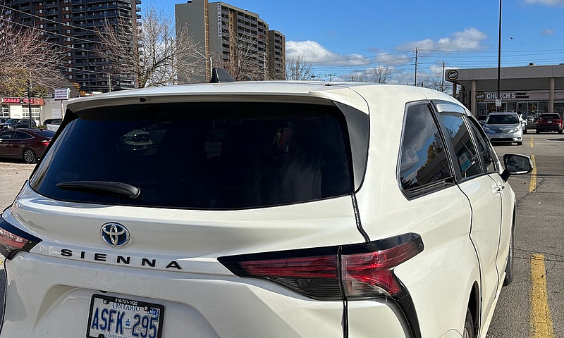 2021 Toyota Sienna X...