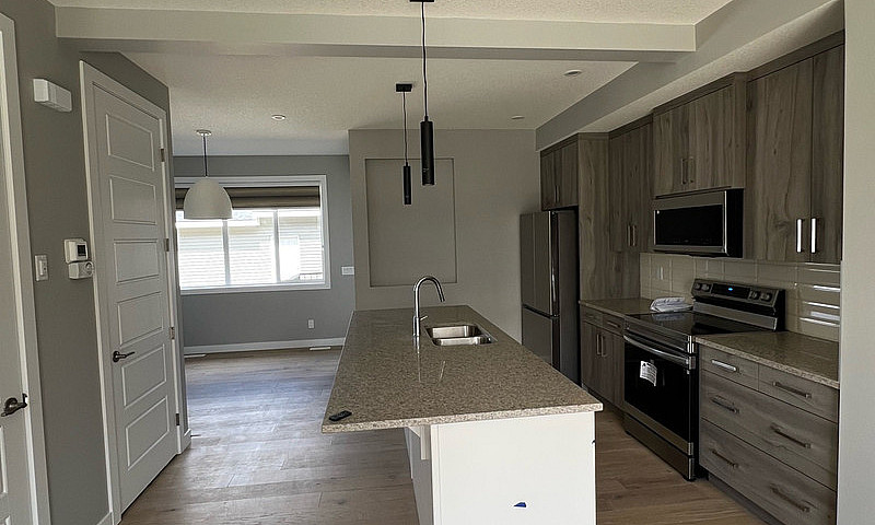 For Rent - Airdrie 3...