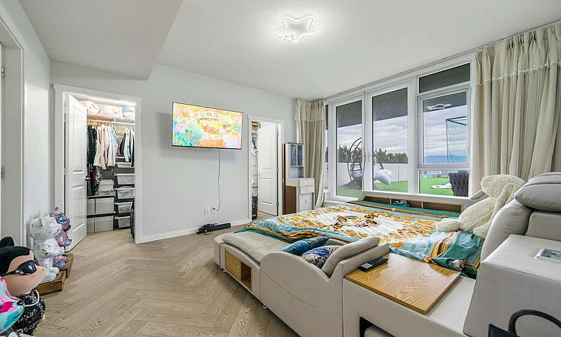 Luxurious Penthouse ...