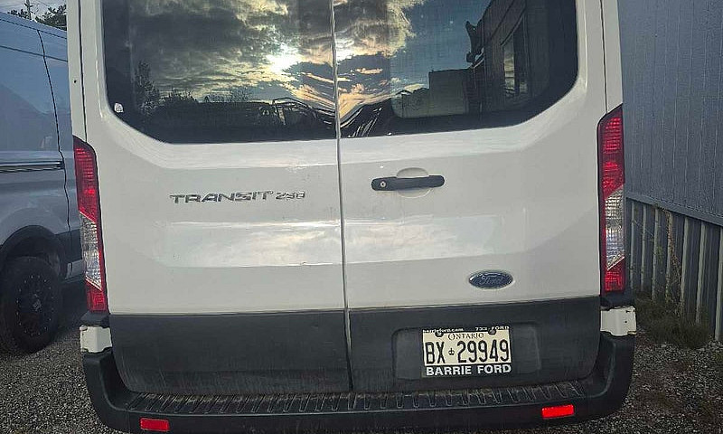 2021 Ford Transit 25...