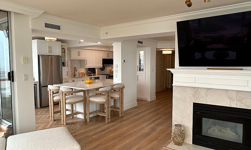 Waterfront 1300Sq Ft...