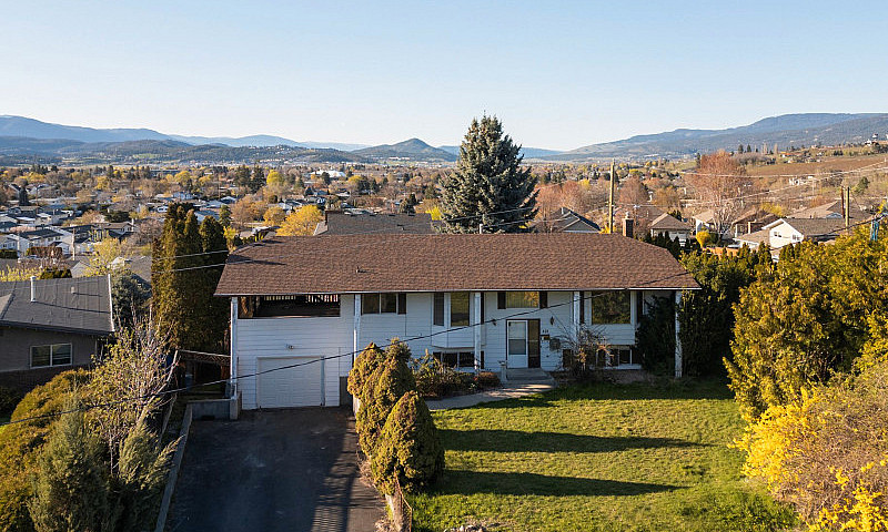 4 Bedroom Bi-Level O...