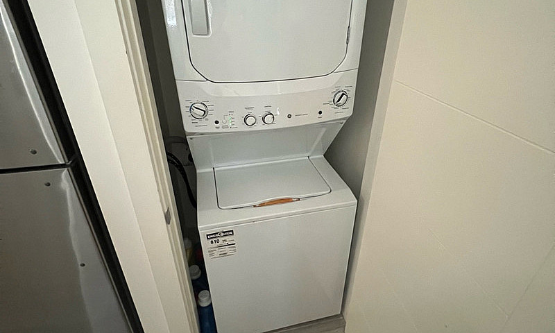 1 Bedroom, 1 Bathroo...