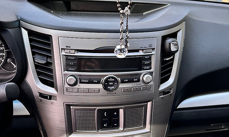 2011 Subaru Legacy 2...