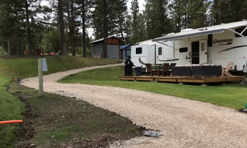 Serviced Lot In Mari...