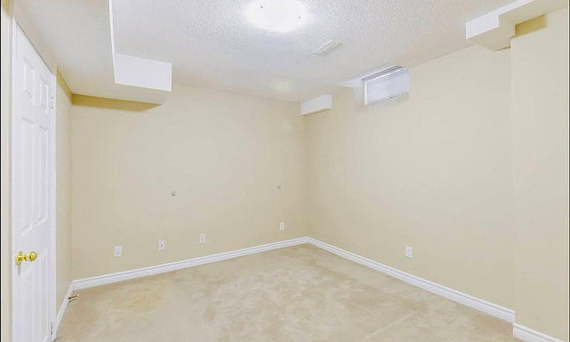  Private Room In A C...