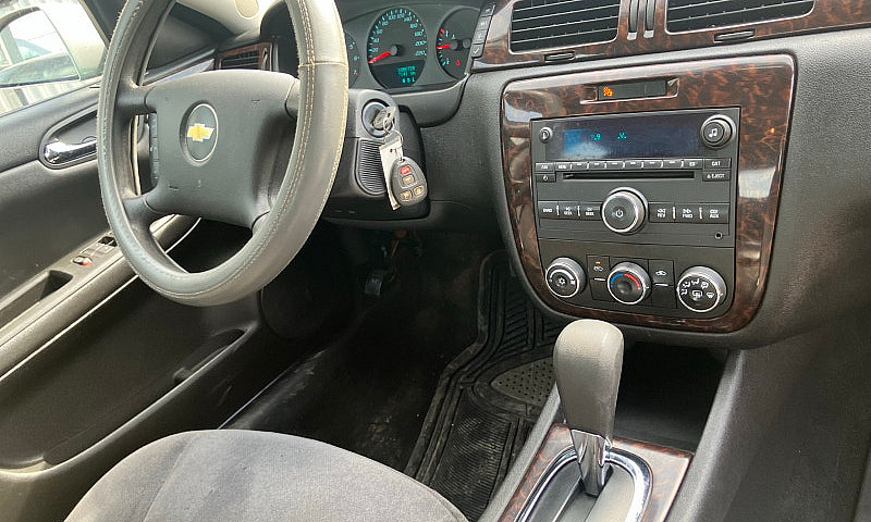 2012 Chevy Impala Ls...