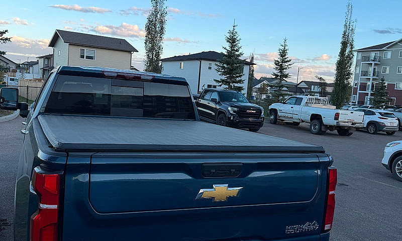 2025 Chev Silverado ...