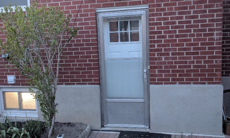 Sheppard/Vp 2Br Nice...