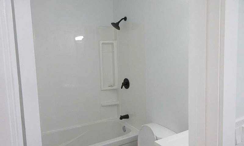 Modern 3 Br 2 Bath F...