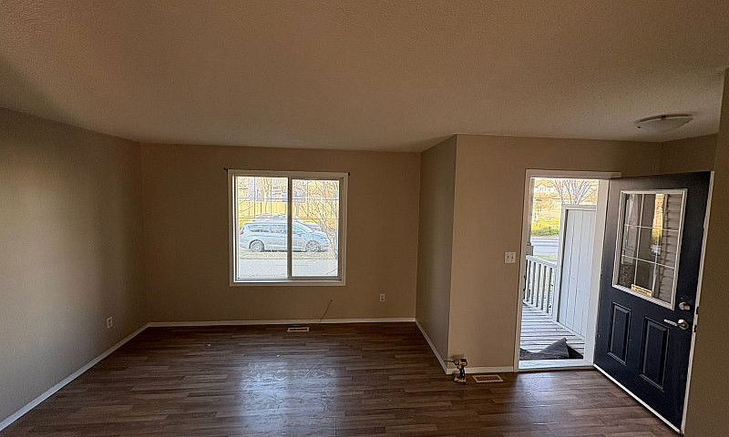 House For Rent In Fo...