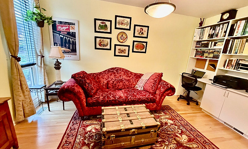 Rare 3 Bed, Den,  To...