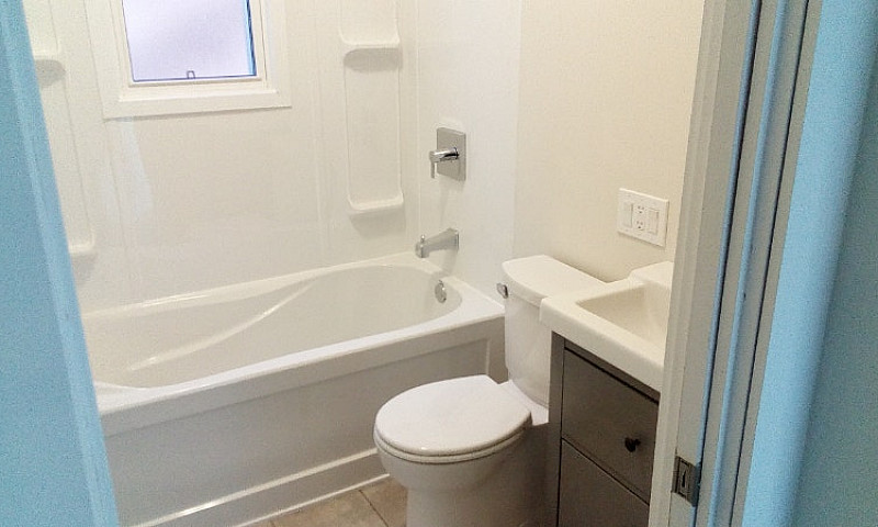 2 Bedroom On Main Fl...