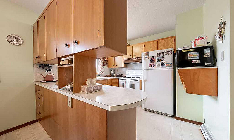 Family Home In Varsi...