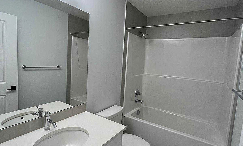 Brand New 2 Bed 1 Ba...