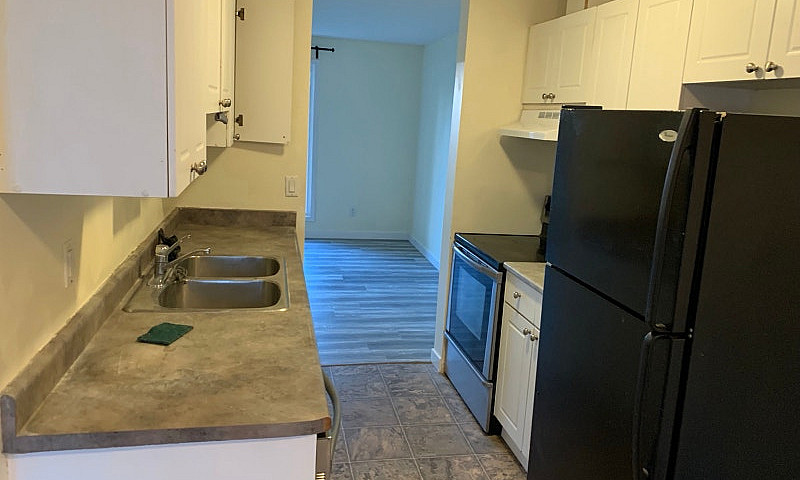3 Beds 1.5 Baths - T...