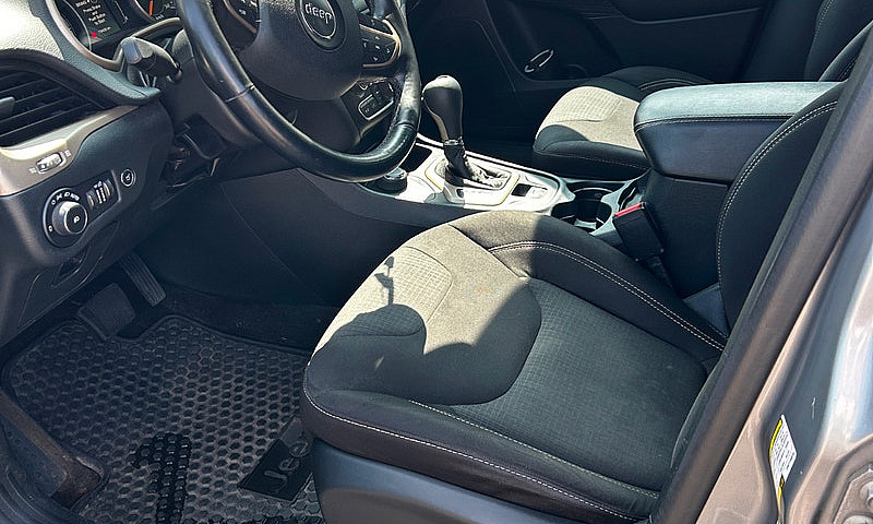 2015 Jeep Cherokee...