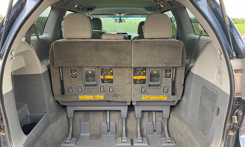 2013 Toyota Sienna (...