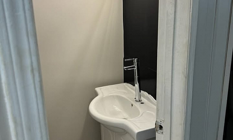 Renovated 8 Bedroom ...