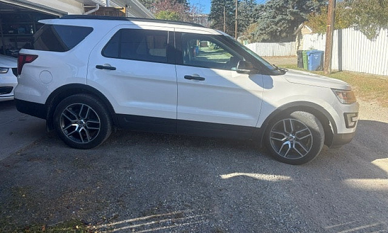 2017 Ford Explorer S...