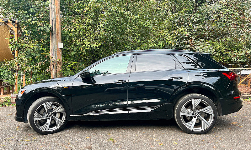 2022 Audi Qs8 E-Tron...