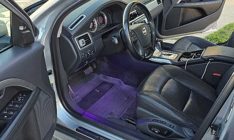 2010 Volvo S80 T6...