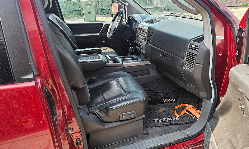 2006 Nissan Titan V8...